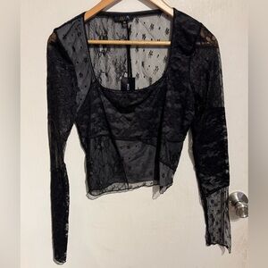 Delia’s nwt lace top medium